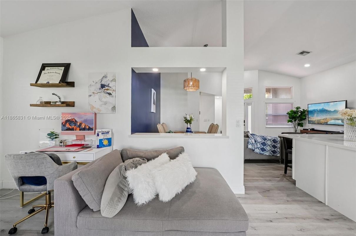 Interior, Recessed Lighting, Wood Texture Flooring