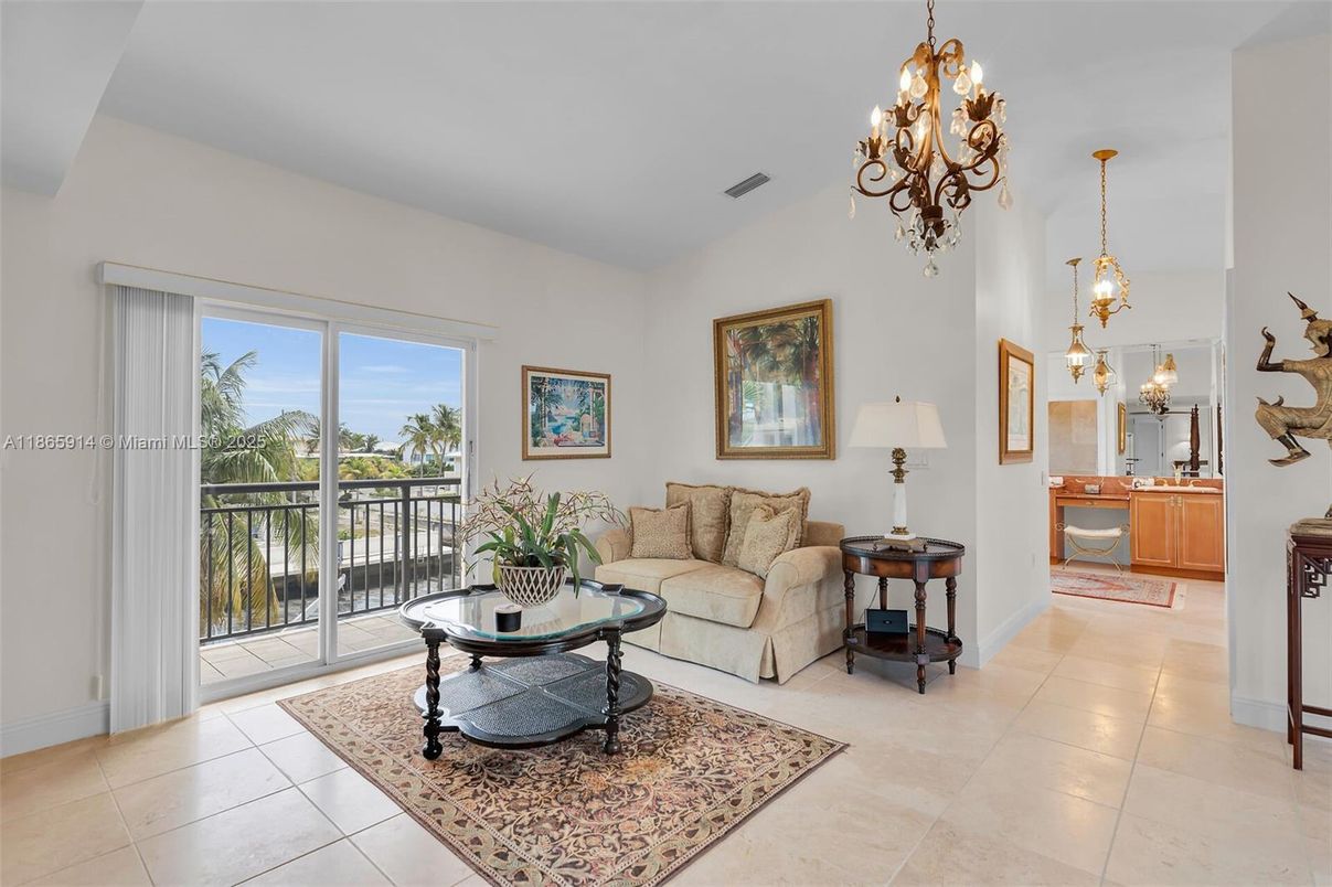 Chandelier, Interior, Living room, Pendant Lights