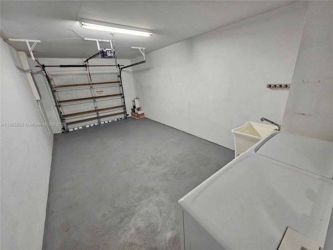Garage, Interior