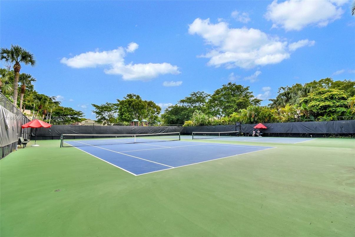 Exterior, Tennis Courts