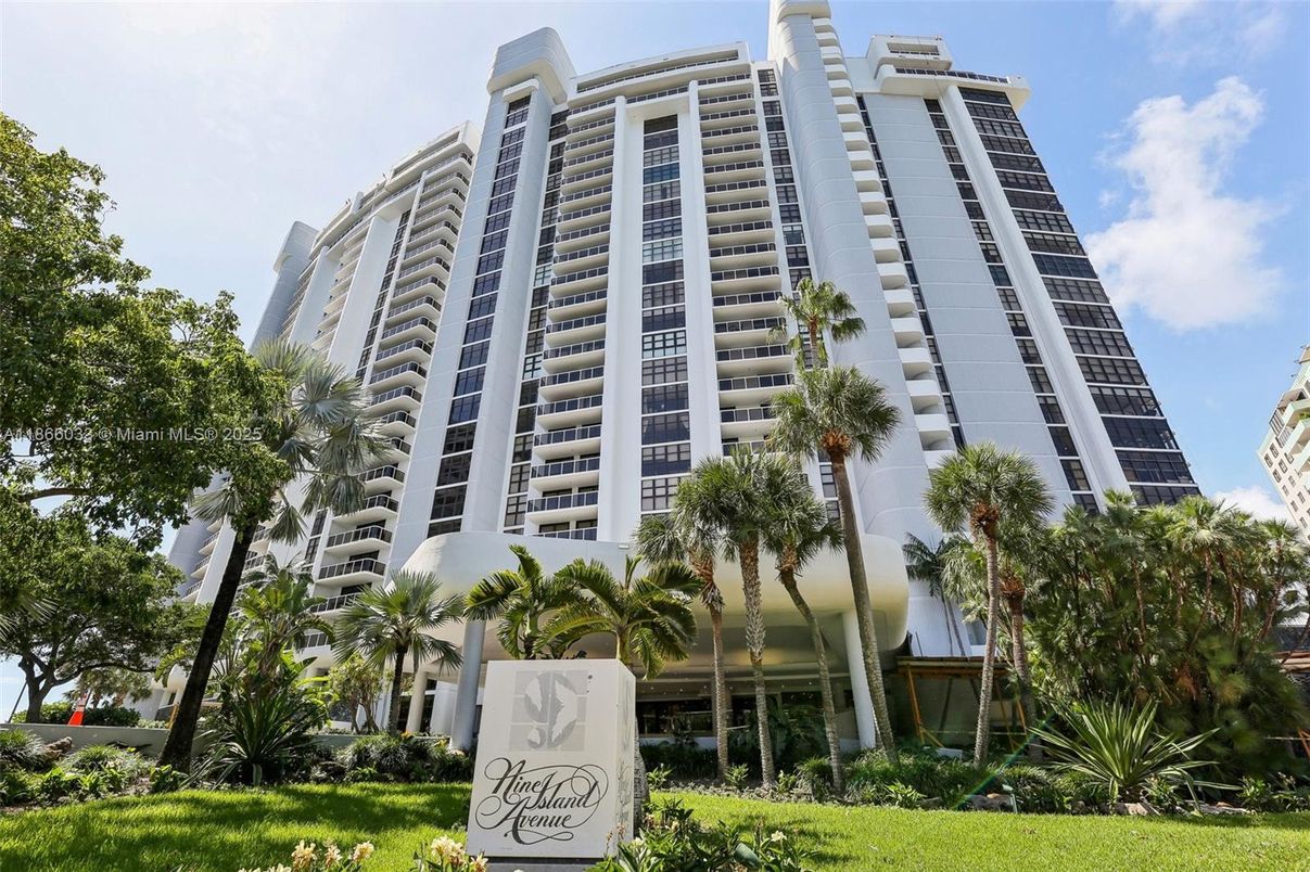 Exterior, Facade, Condo Building