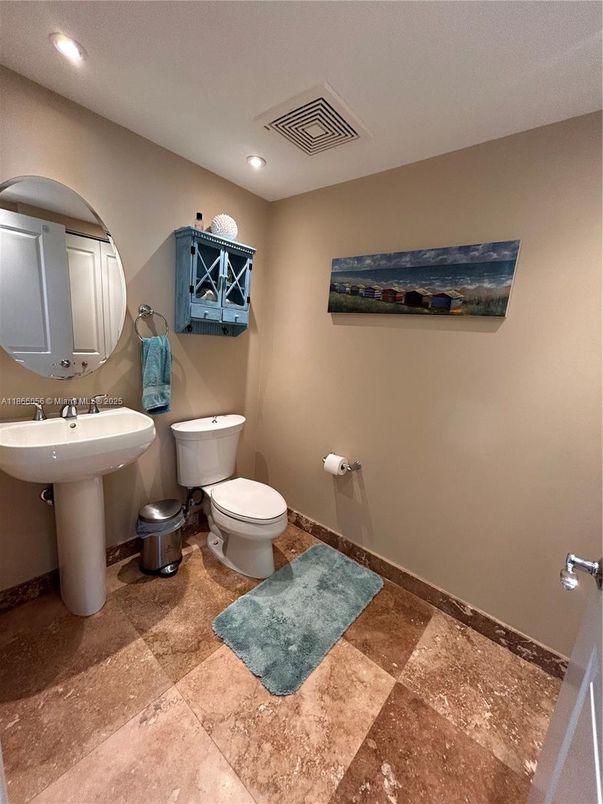 Bathroom, Interior, Recessed Lighting