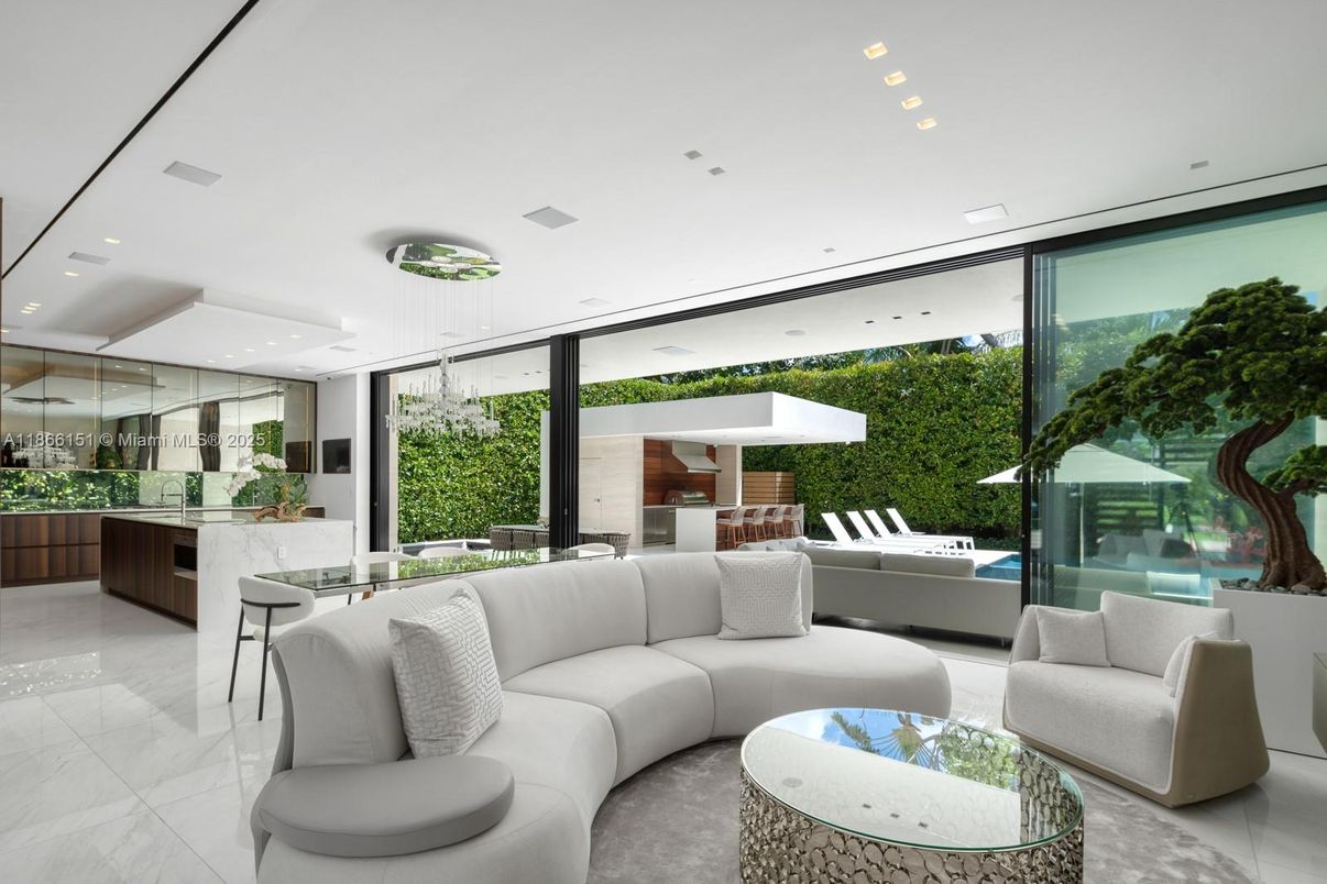 Interior, Living room, Marble, Pendant Lights, Recessed Lighting
