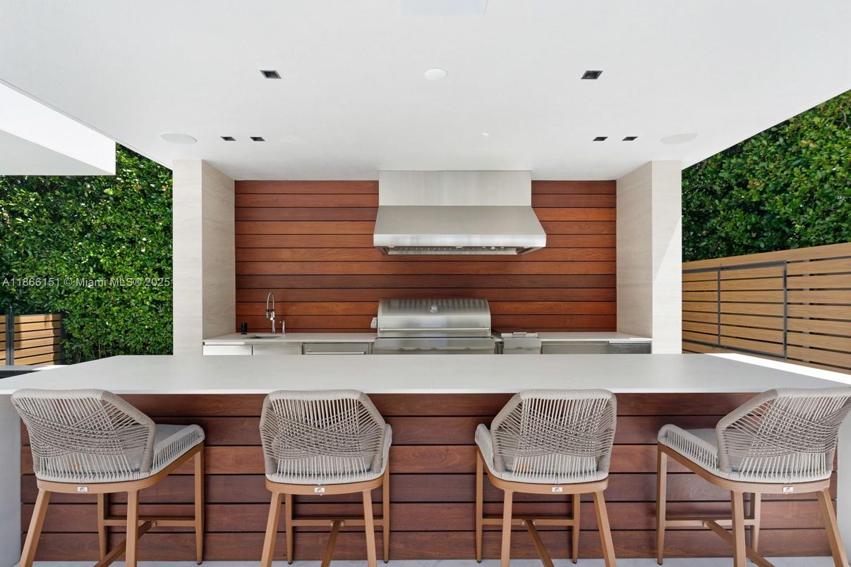 Exterior, Outdoor Kitchen, Recessed Lighting