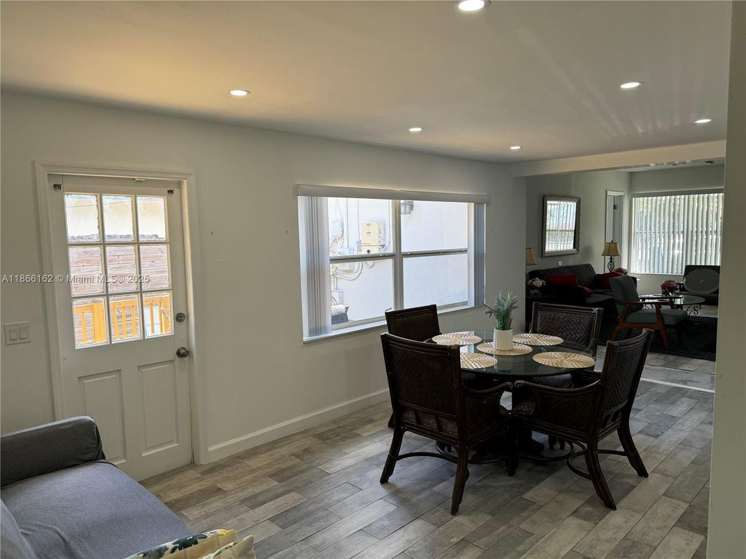 Dining room, Interior, Living room, Recessed Lighting, Wood Texture Flooring