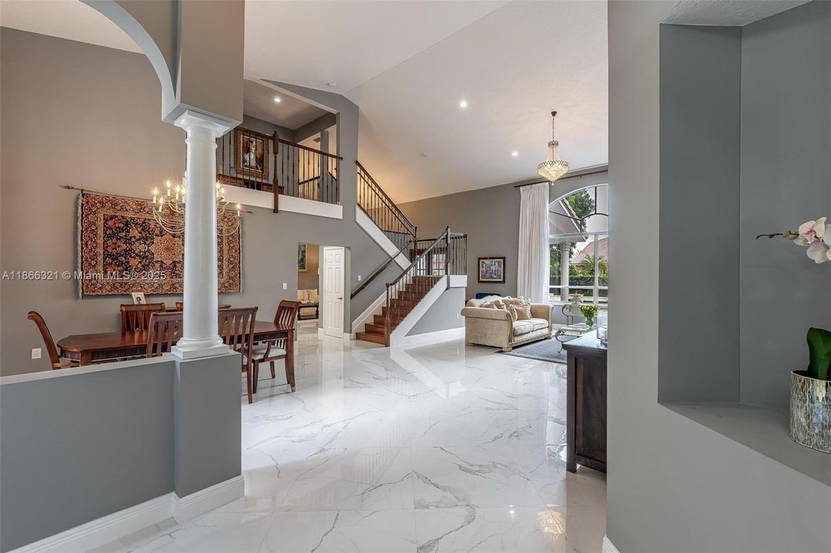 Chandelier, Dining room, Interior, Marble, Pendant Lights, Recessed Lighting