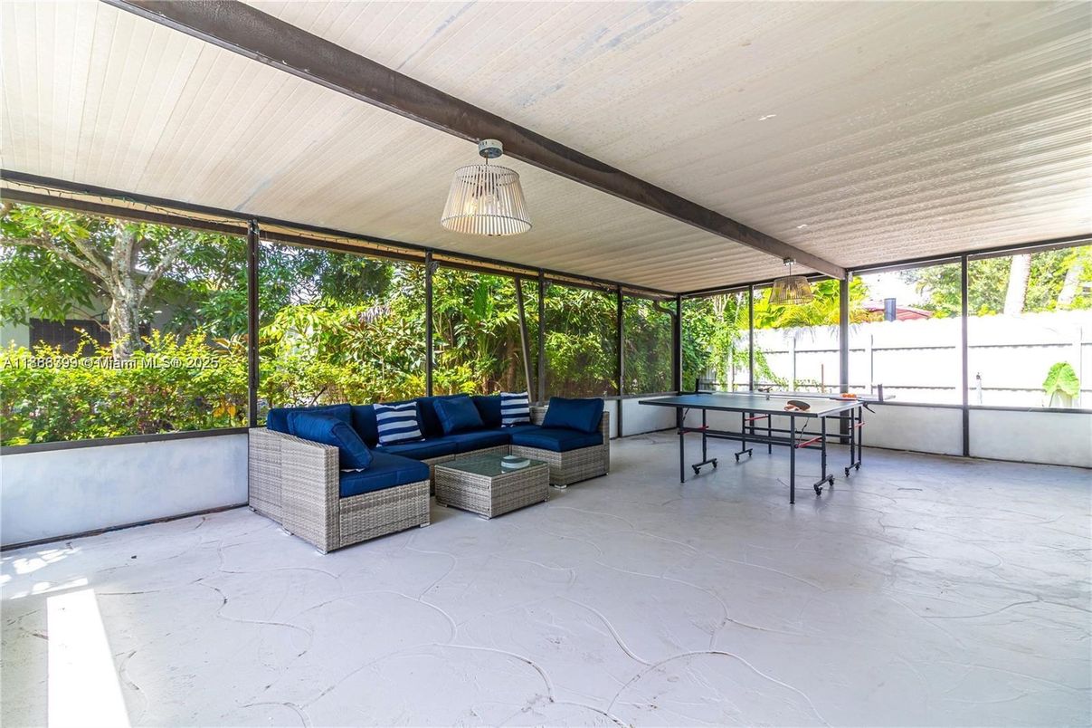 Game Room, Interior, Living room, Sun Room