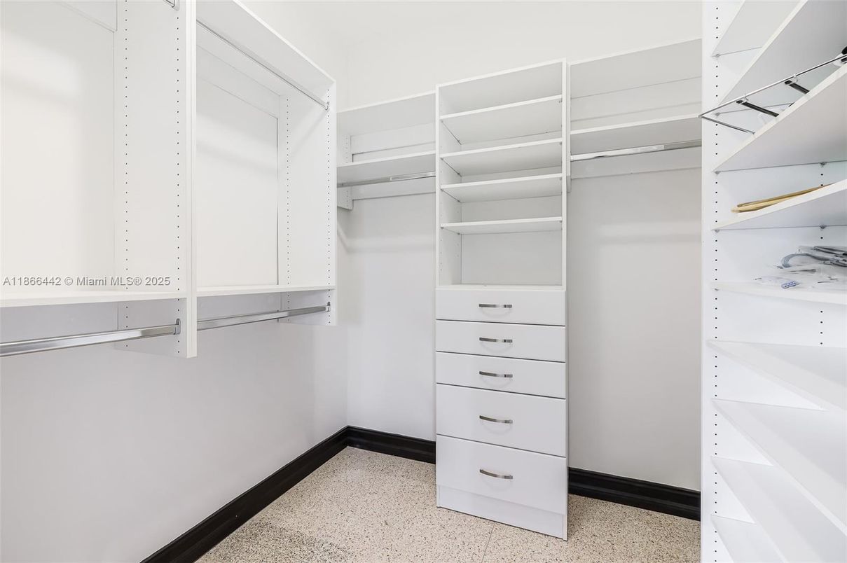 Interior, Walk-in Closets