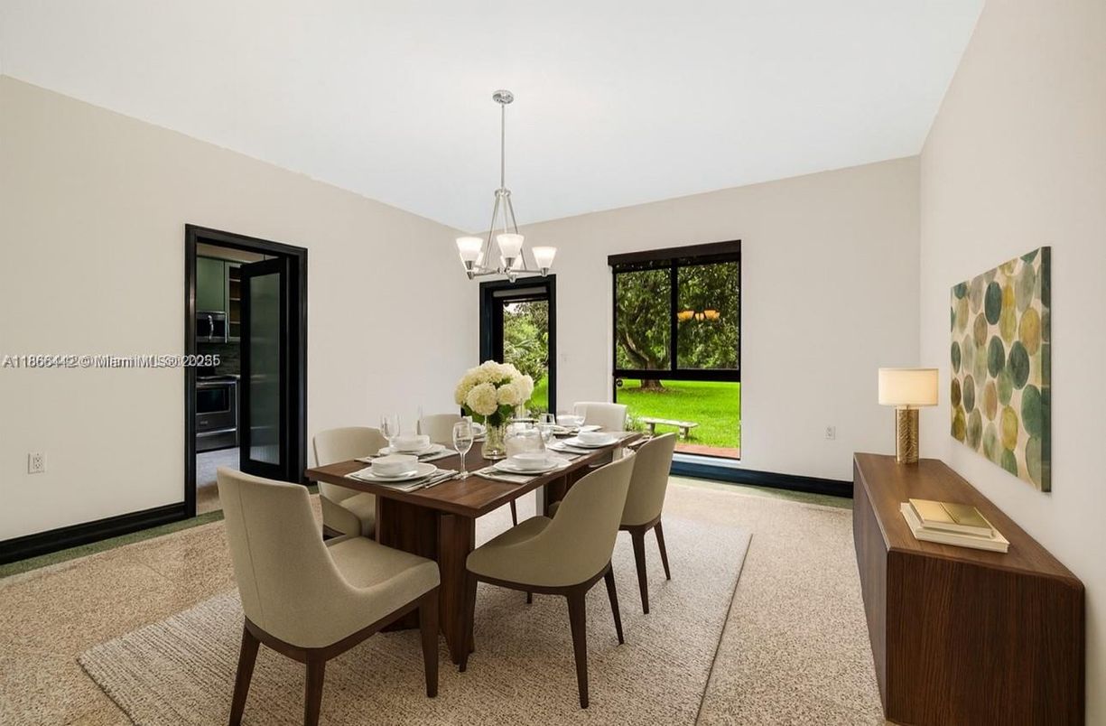 Chandelier, Dining room, Interior