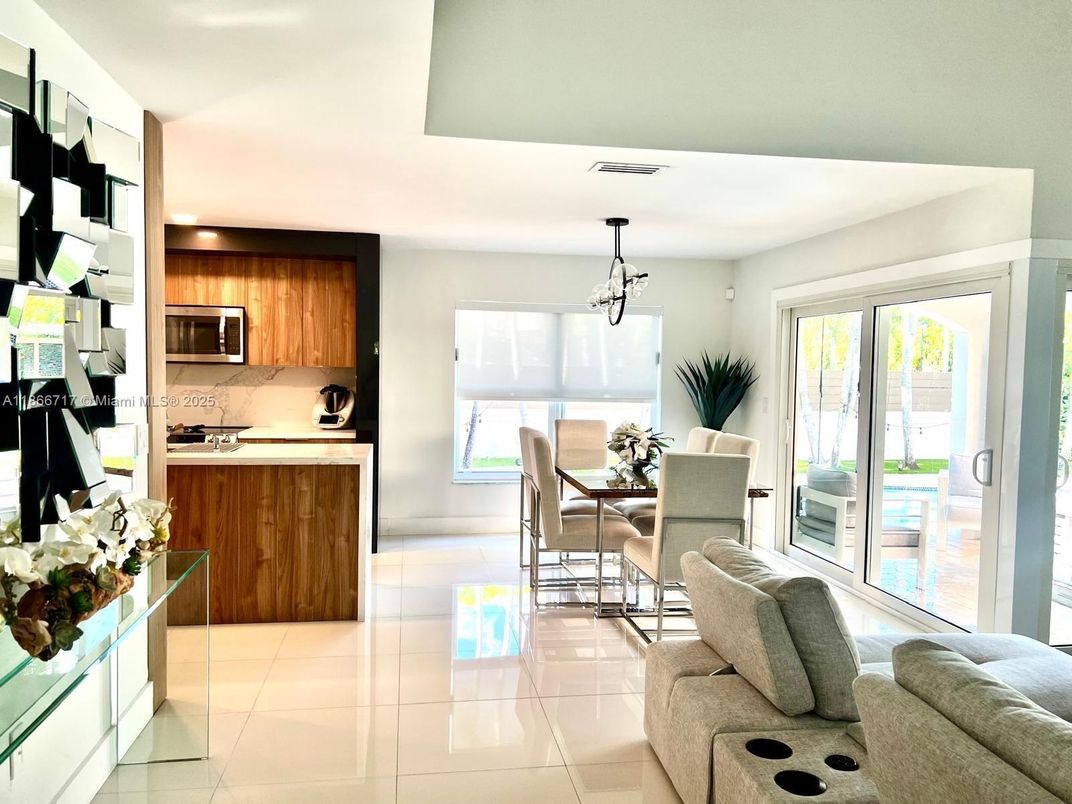 Dining room, Interior, Kitchen, Pendant Lights