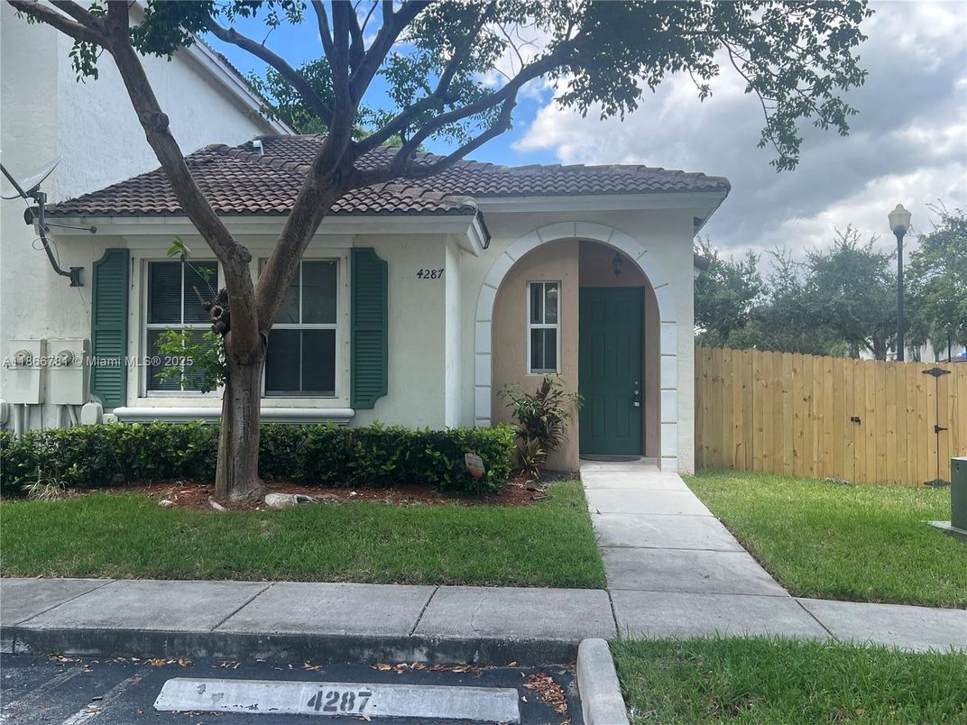 Exterior, Facade, Spanish Mediterranean