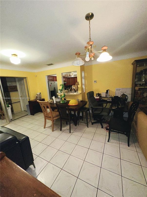 Chandelier, Dining room, Interior, Living room