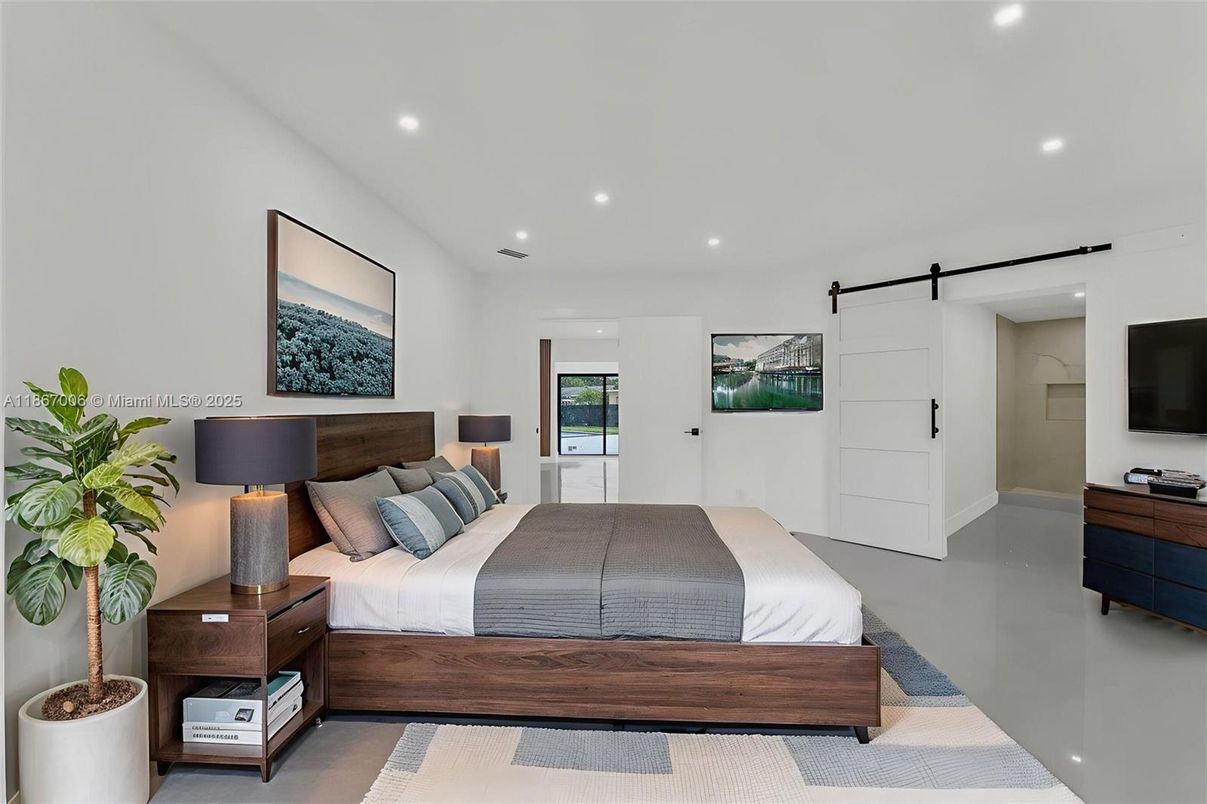 Bedroom, Interior, Recessed Lighting