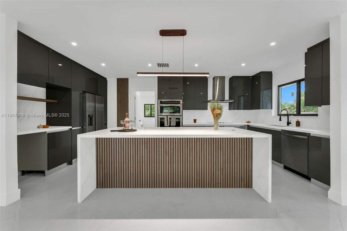 Interior, Kitchen, Pendant Lights, Recessed Lighting, Stainless Steel Appliances