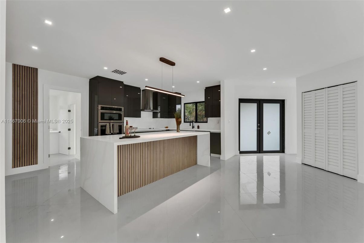 Interior, Kitchen, Pendant Lights, Recessed Lighting