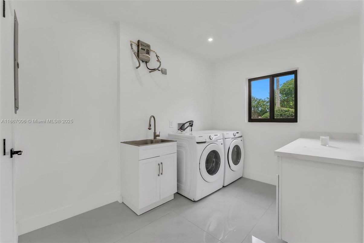 Interior, Recessed Lighting, Washer