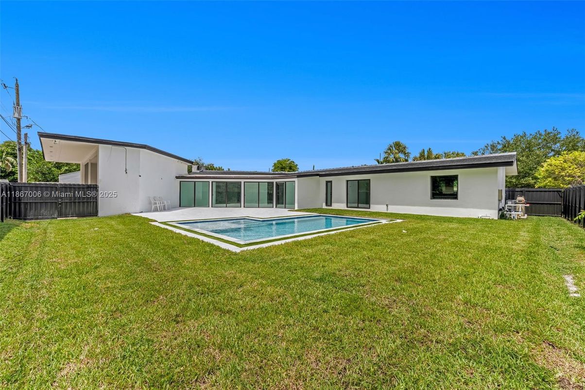 Backyard, Exterior, Pool