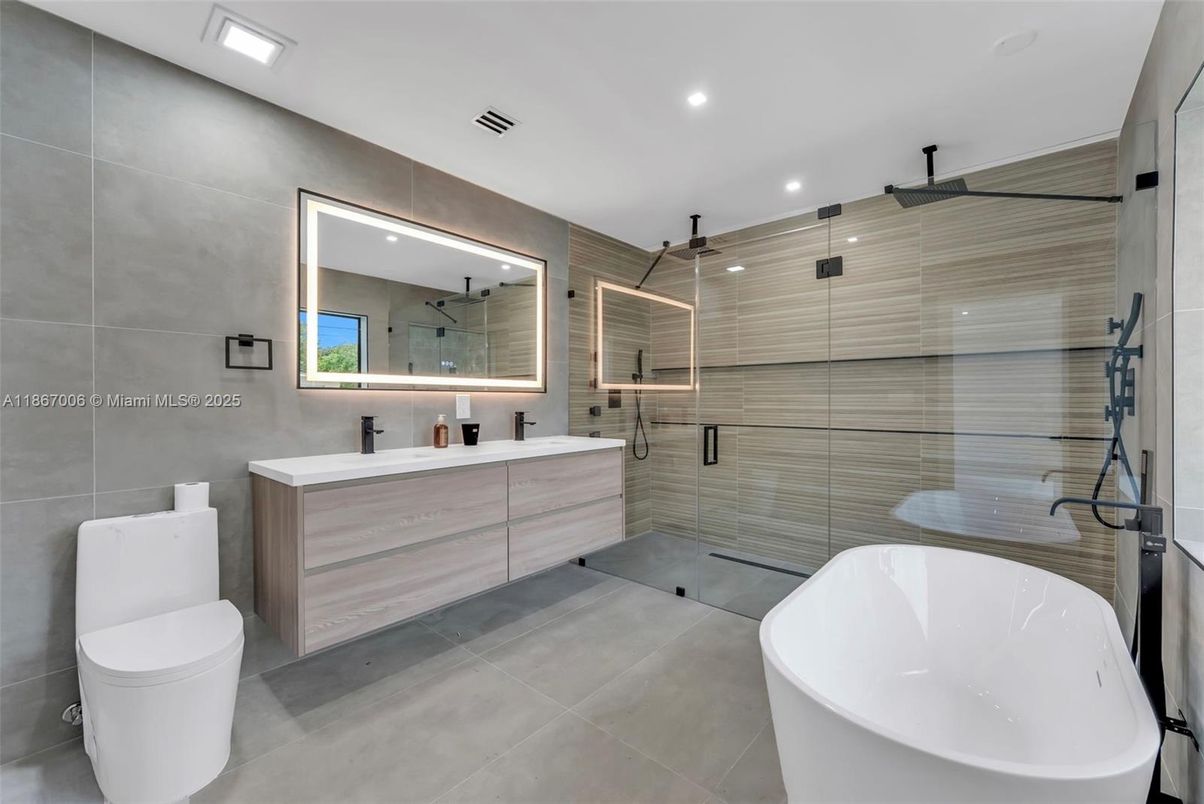 Bathroom, Dual Sink Vanities, Free Standing Baths, Glass Shower, Interior, Recessed Lighting