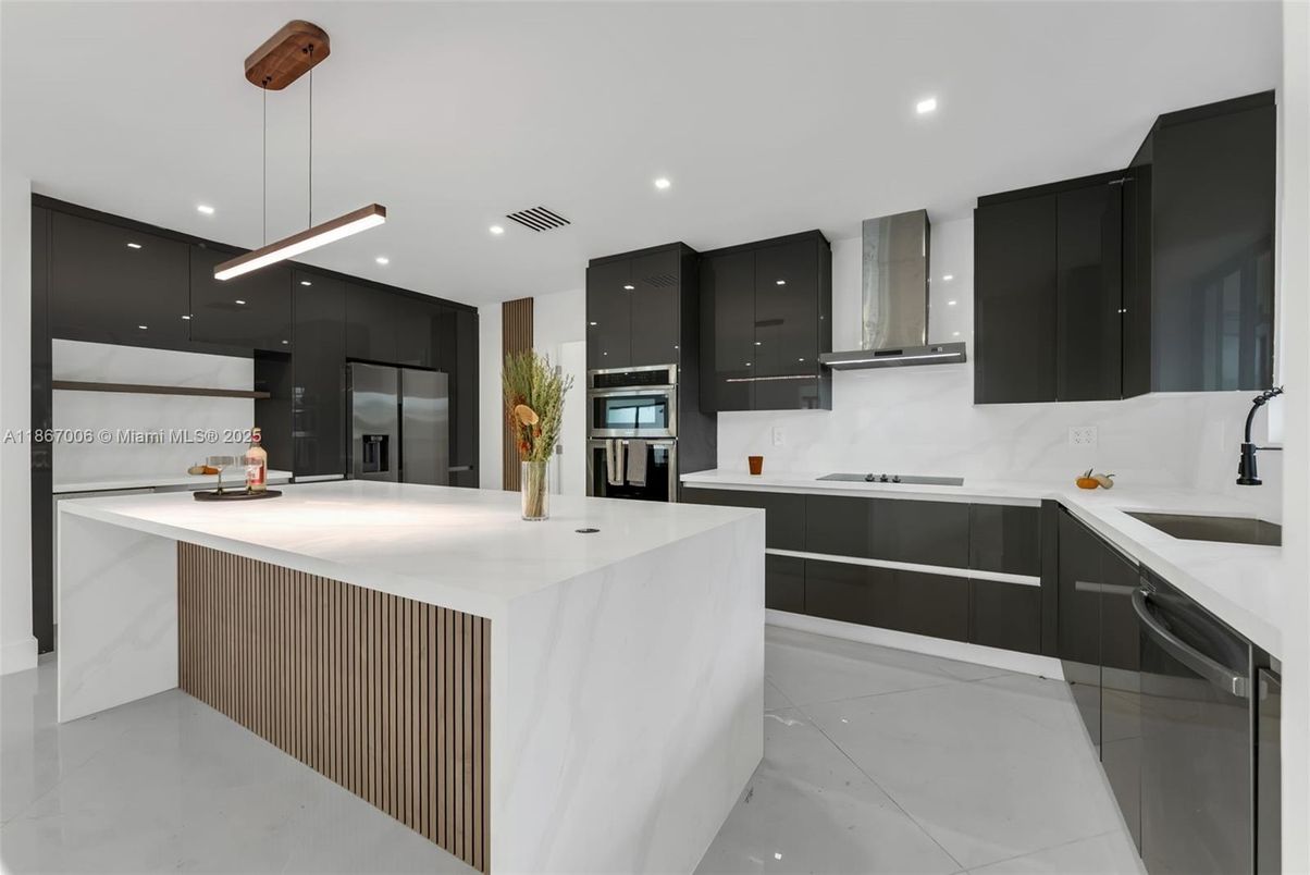 Interior, Kitchen, Pendant Lights, Recessed Lighting, Stainless Steel Appliances