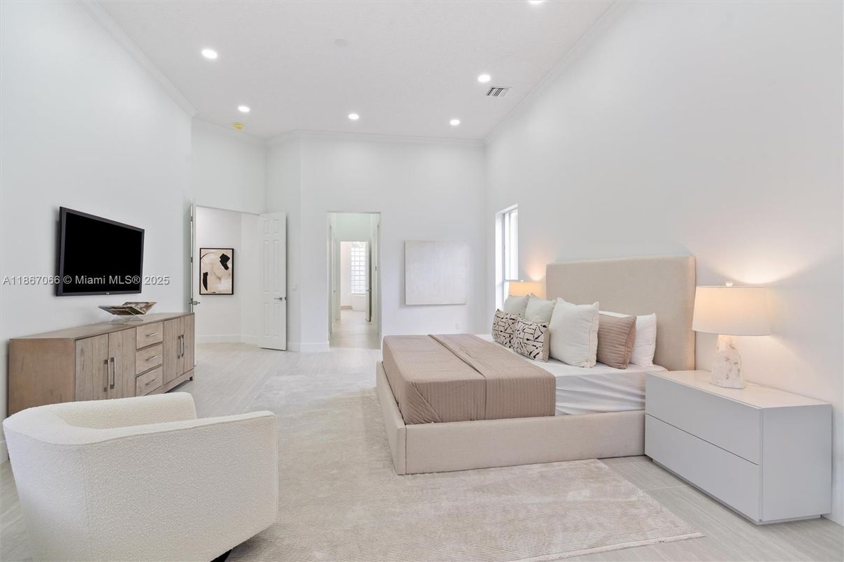 Bedroom, Interior, Recessed Lighting