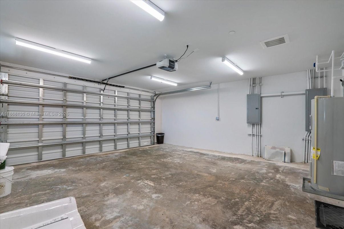 Garage, Interior