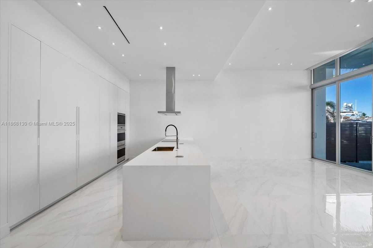 Interior, Kitchen, Marble, Recessed Lighting