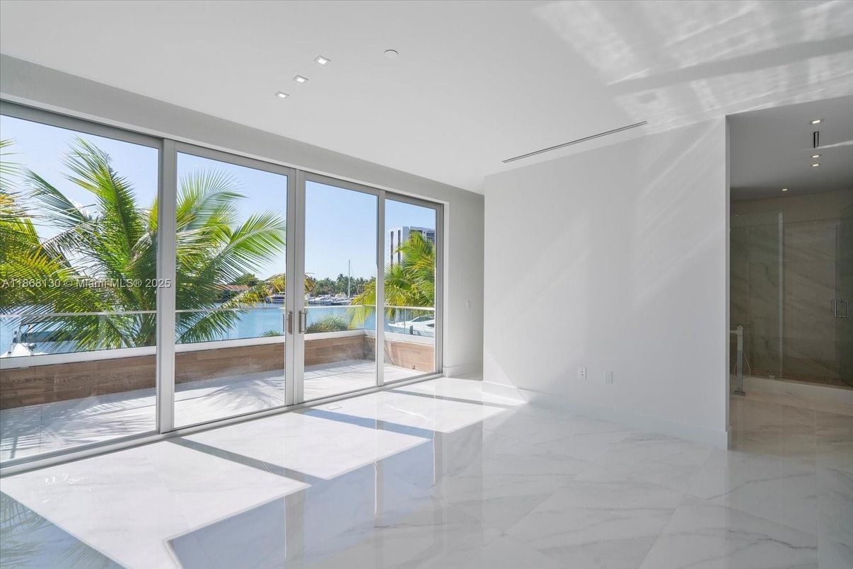 Bathroom, Empty room, Interior, Marble, Recessed Lighting, Water