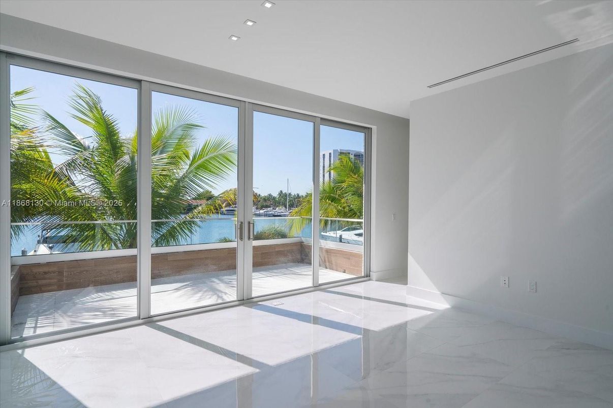 Empty room, Interior, Marble, Recessed Lighting, Water