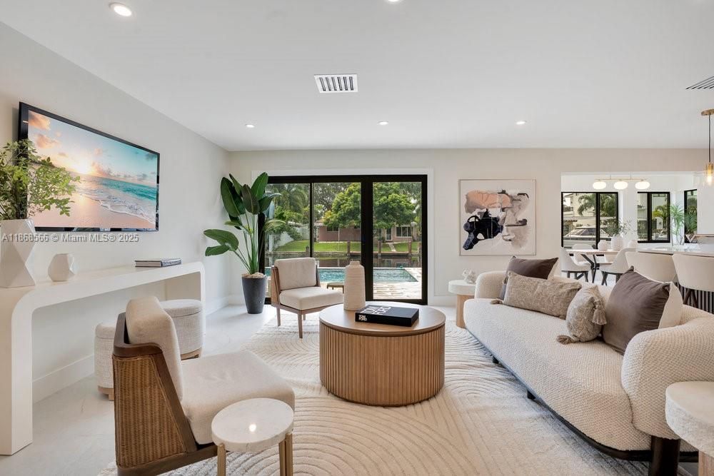 Dining room, Interior, Living room, Pendant Lights, Recessed Lighting