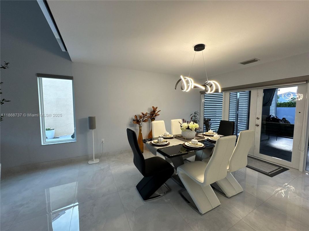 Dining room, Interior, Pendant Lights