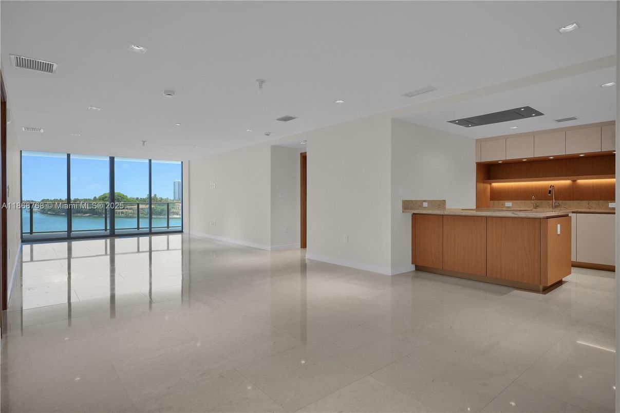 Empty room, Interior, Kitchen, Recessed Lighting, Water