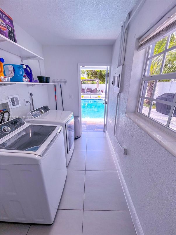 Interior, Washer