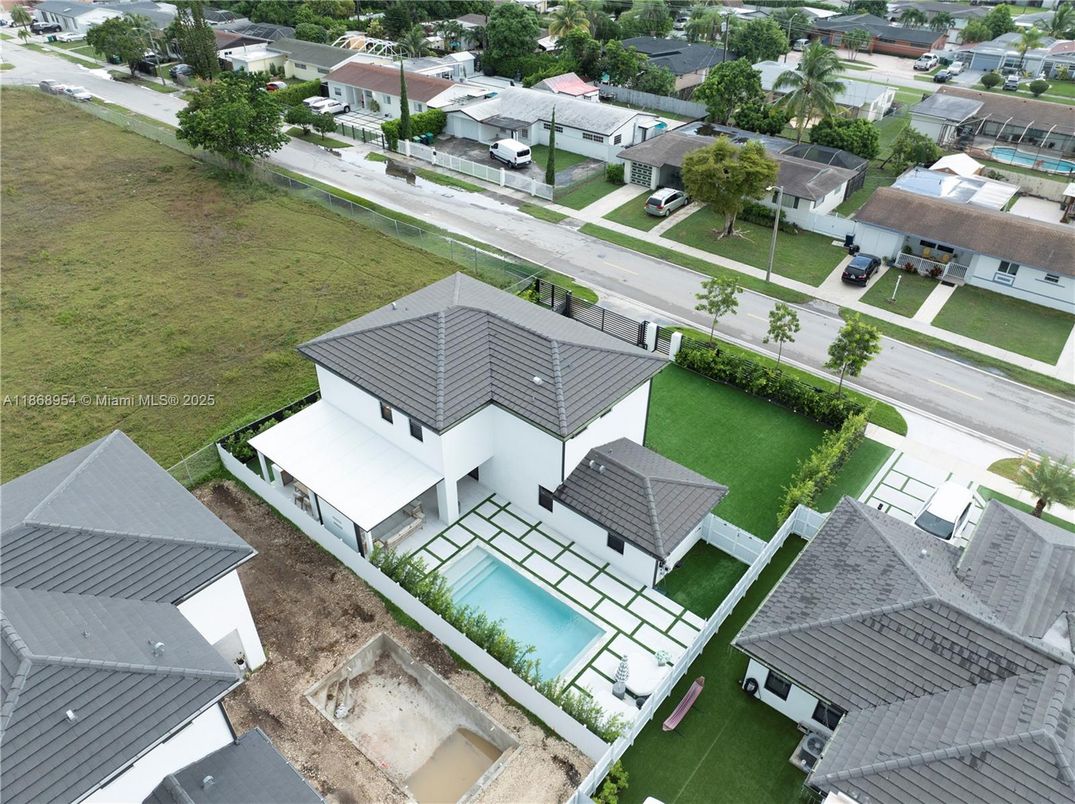 Exterior, Drone