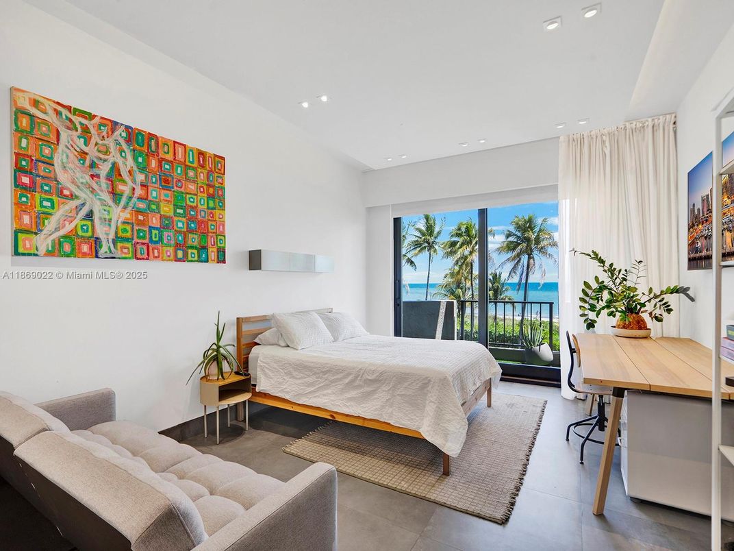 Bedroom, Interior, Recessed Lighting, Water