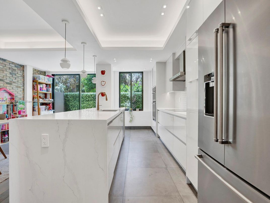 Interior, Kitchen, Pendant Lights, Recessed Lighting, Stainless Steel Appliances