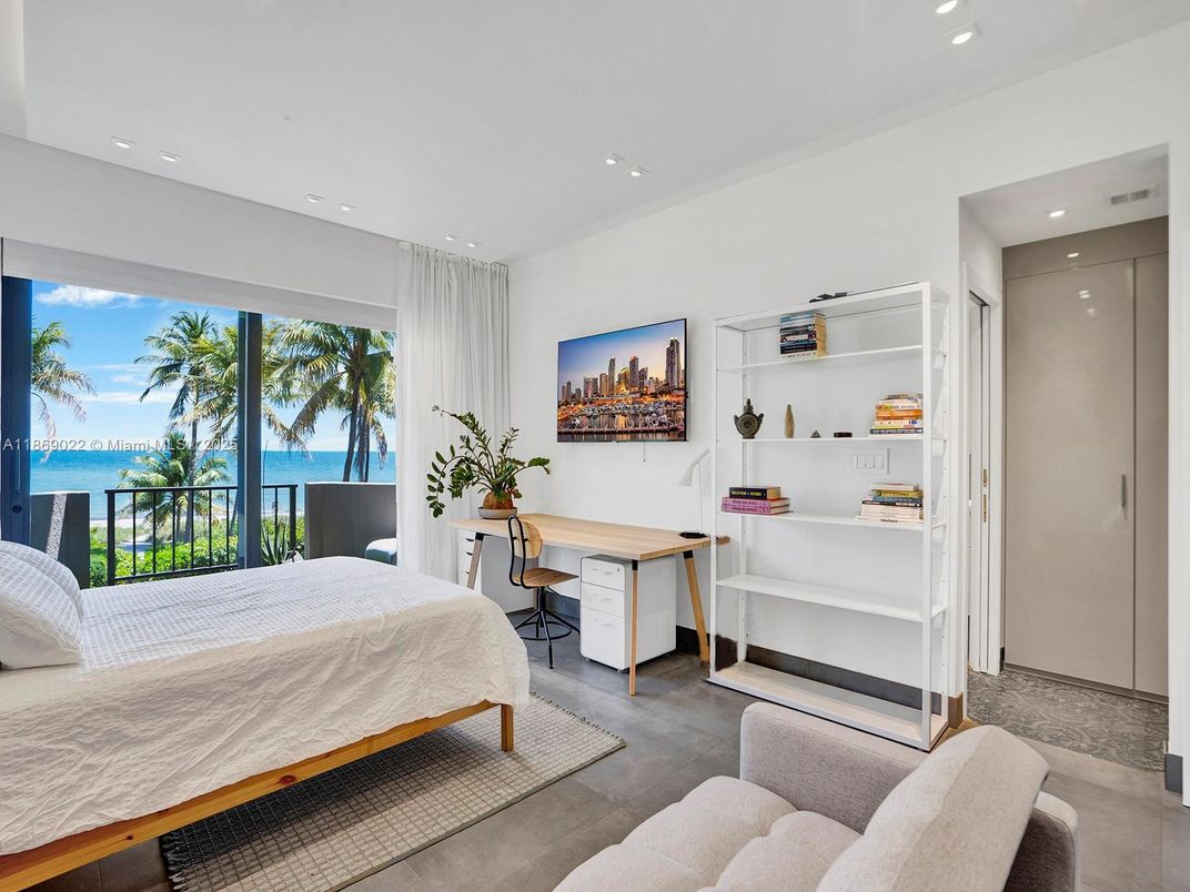 Bedroom, Home Office, Interior, Recessed Lighting, Water