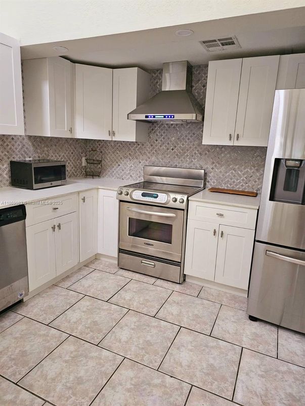 Interior, Kitchen, Stainless Steel Appliances