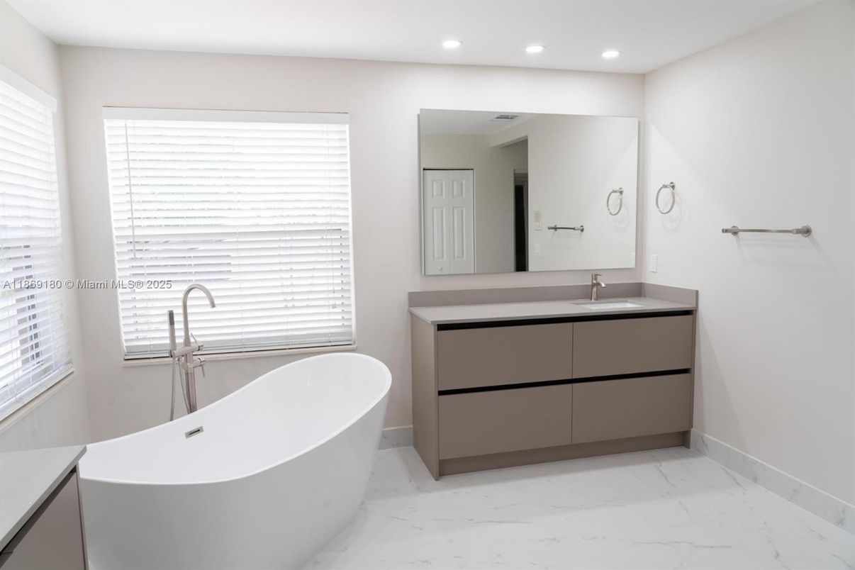 Bathroom, Dual Sink Vanities, Free Standing Baths, Interior, Marble, Recessed Lighting