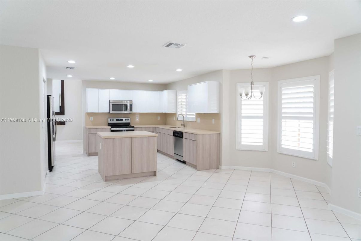 Chandelier, Interior, Kitchen, Recessed Lighting, Stainless Steel Appliances