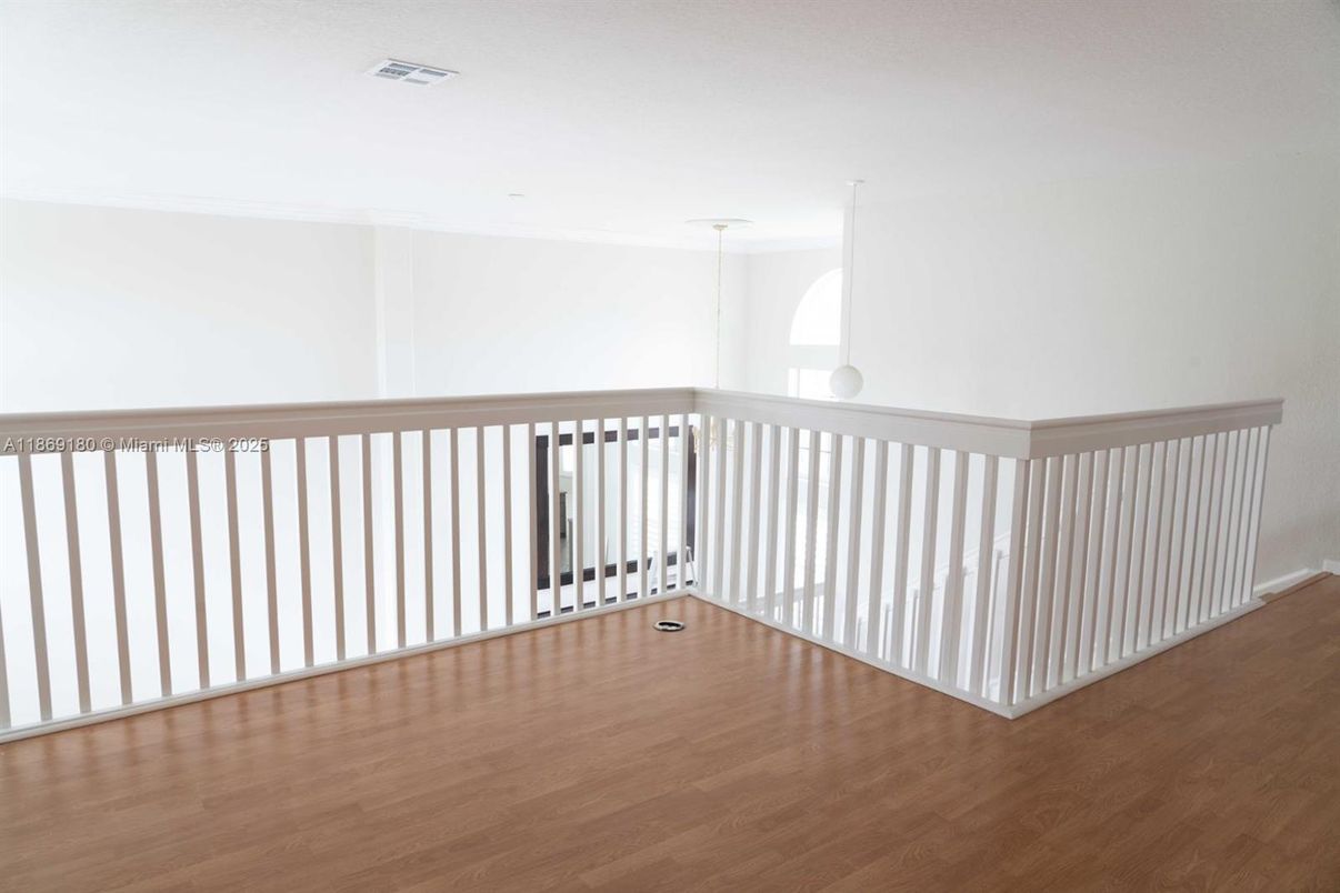 Interior, Pendant Lights, Wood Texture Flooring