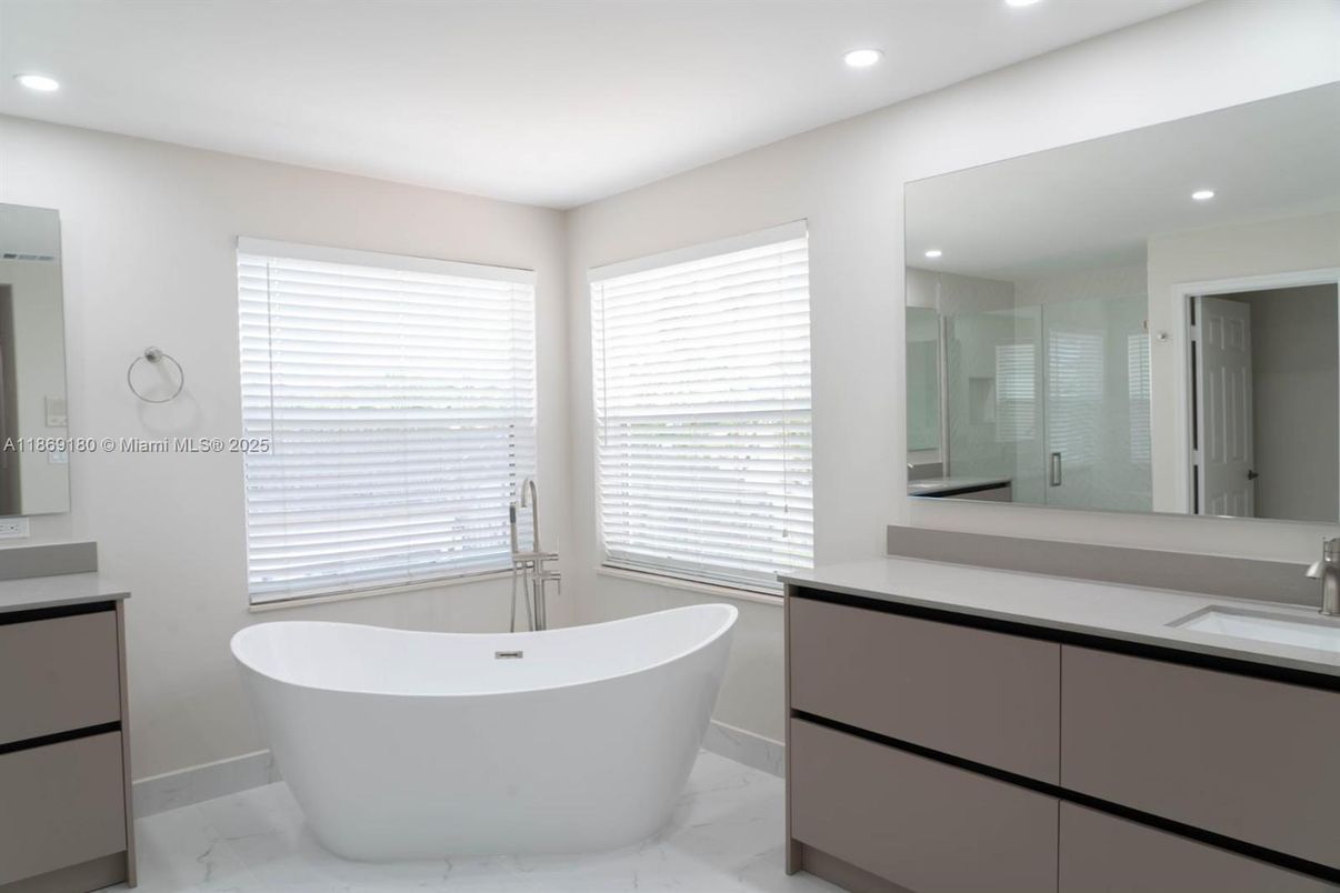 Bathroom, Free Standing Baths, Interior, Marble, Recessed Lighting