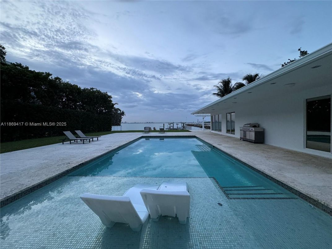 Exterior, Pool, Water