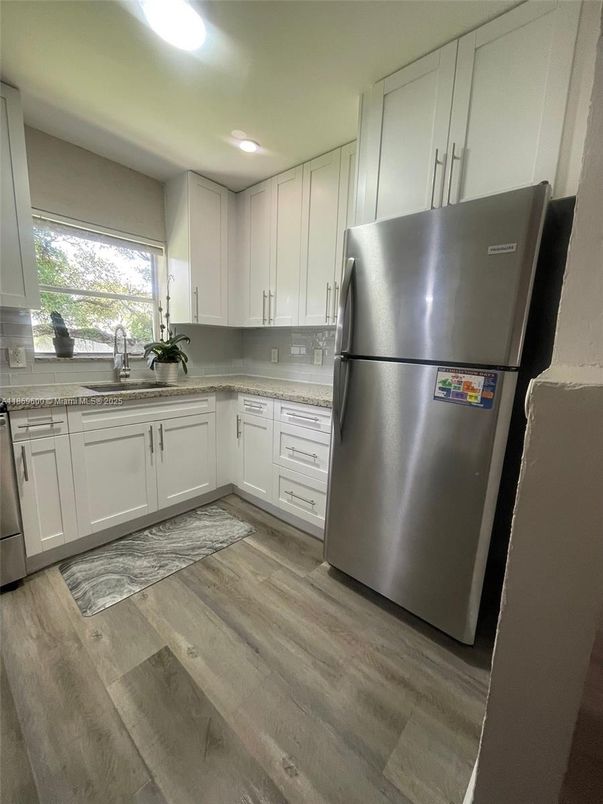 Interior, Kitchen, Recessed Lighting, Wood Texture Flooring