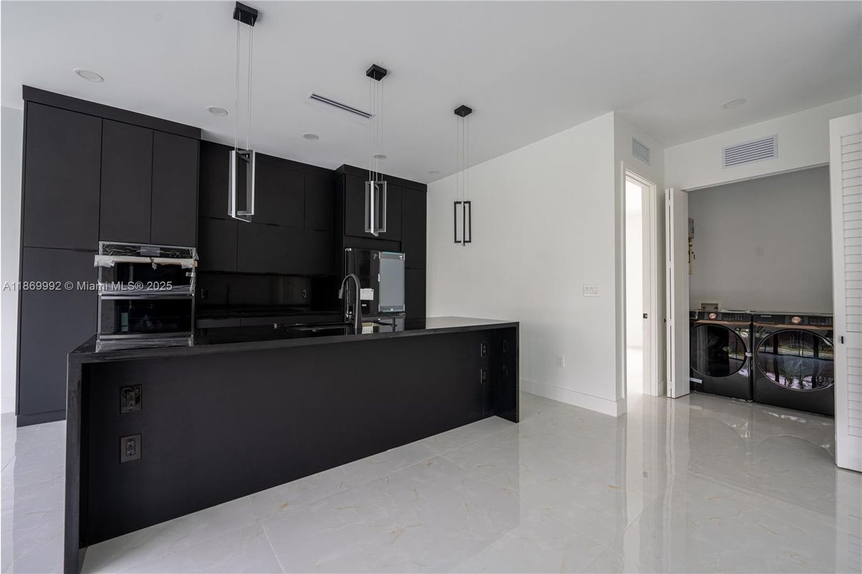 Interior, Kitchen, Pendant Lights, Washer
