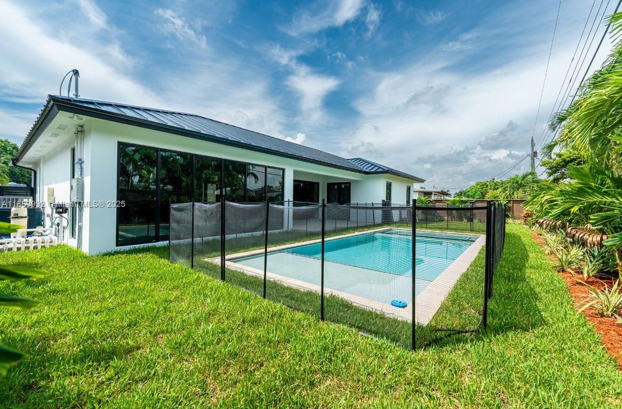 Backyard, Exterior, Pool