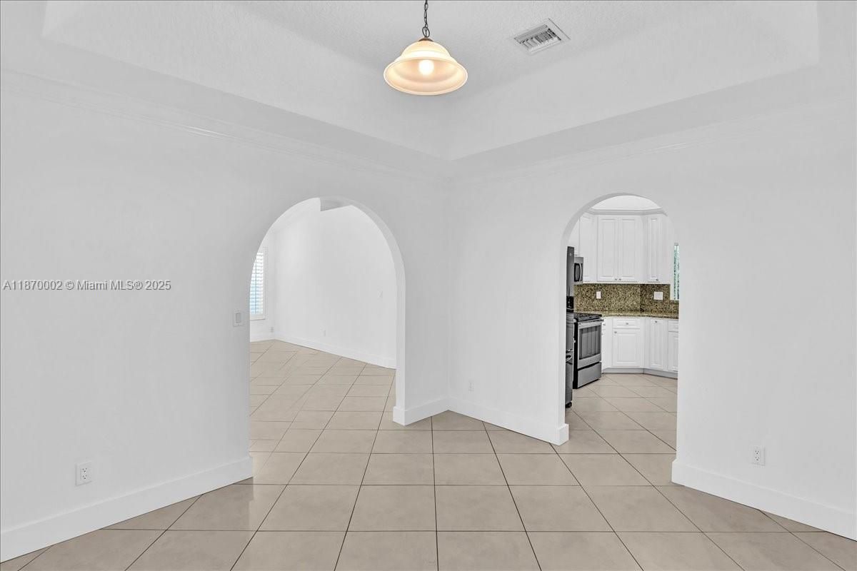 Empty room, Interior, Kitchen, Pendant Lights