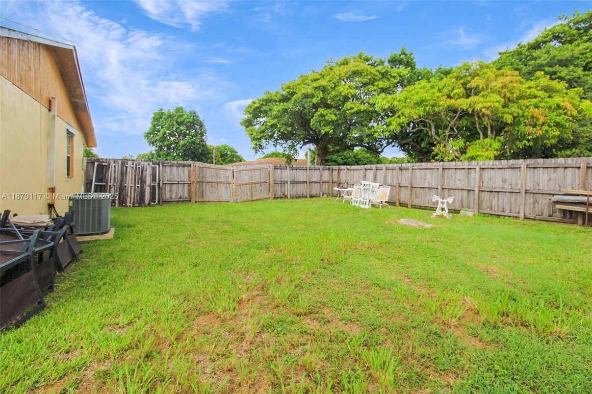 Backyard, Exterior