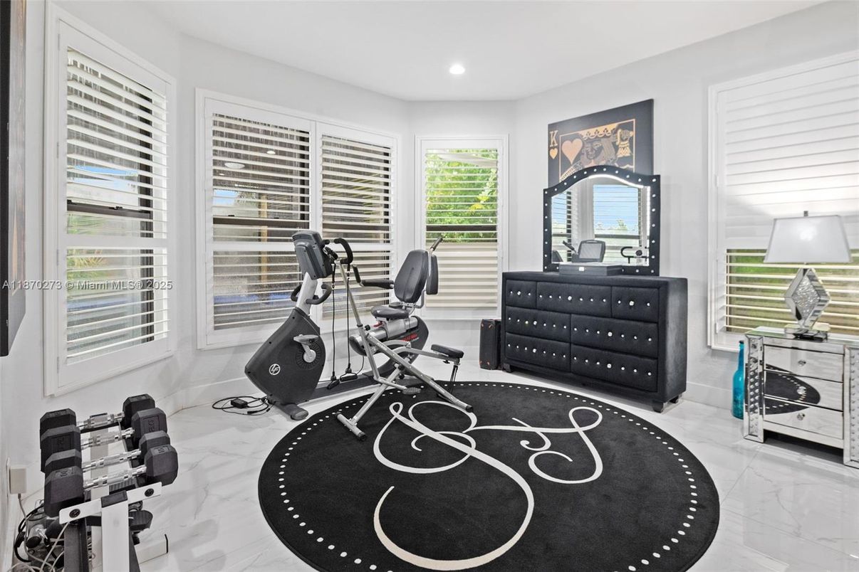 Fitness Equipment, Interior, Marble, Recessed Lighting
