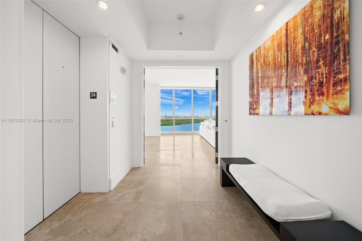 Elevator, Interior, Recessed Lighting, Water