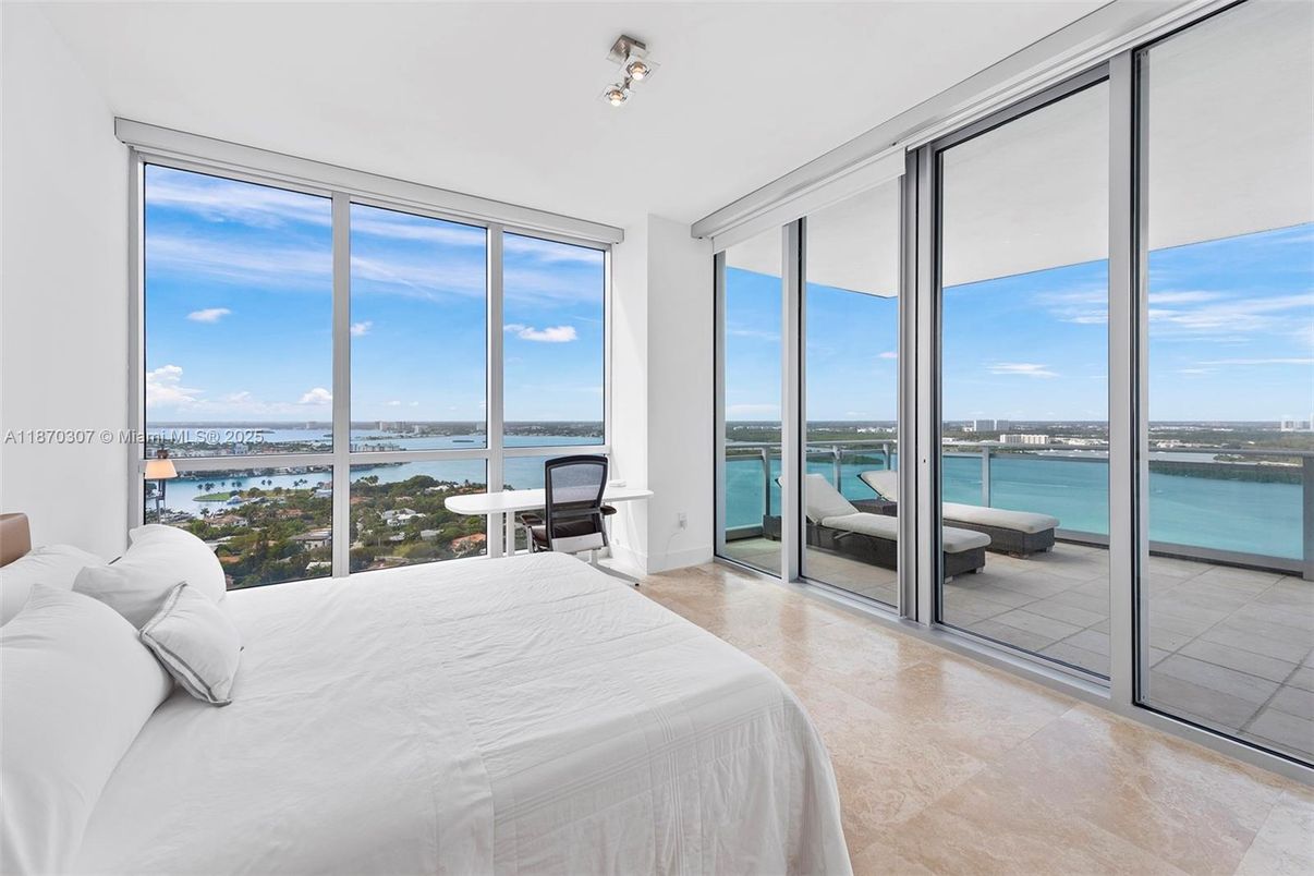 Bedroom, Interior, Water